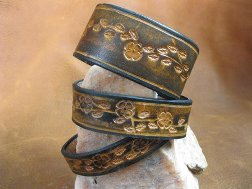 Classic tooling small flower Bracelet - Artfest Ontario - Gu krea..shun - Bracelet