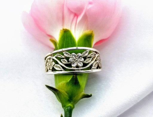 Sterling Flower Band with Narrow Border - Artfest Ontario - Delicate Touch Jewellery - Fine Jewellery