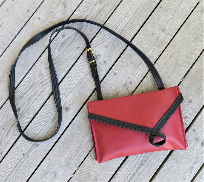 Wide Loop - red with black loop - Artfest Ontario - Arrowsmith Leather - Clothing & Accessories